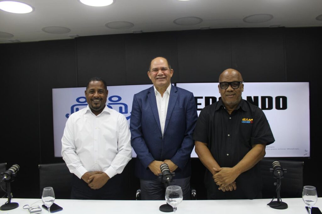el programa “Conversando con Osvaldo Reyes y Pascual Rosario”, transmitido por Cáscara TV,