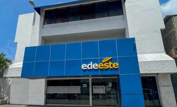 . La Empresa Distribuidora de Electricidad del Este (Edeeste) exhortó a sus clientes realizar un uso eficiente de la energía eléctrica durante estos meses de aumento del calor, como una forma de enfrentar el incremento en el consumo debido a las altas temperaturas, la mayor permanencia de las familias en los hogares y el uso continuo de los equipos de climatización.