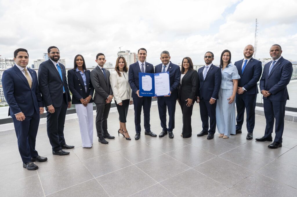 Inversiones & Reservas, filial del Banco de Reservas, recibió la certificación ISO 37001:2017 de Sistema de Gestión Antisoborno (SGAS), otorgada por la firma internacional TÜV NORD, convirtiéndose en el primer puesto de bolsa de República Dominicana y el Caribe en implementar exitosamente este estándar.