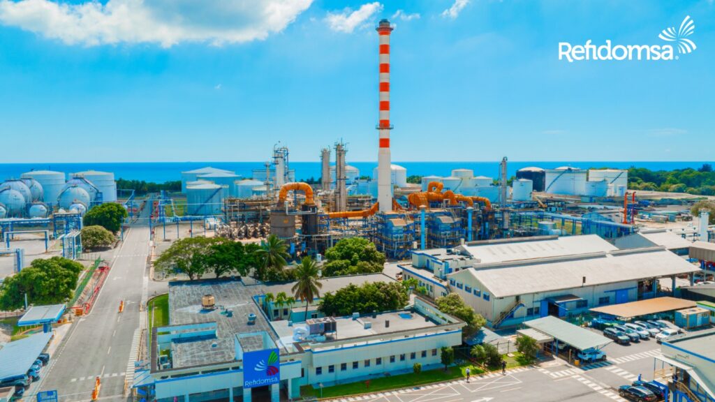  El dinamismo que continúa mostrando la economía dominicana quedó
reflejado en el incremento de la demanda de combustibles durante julio de 2026,
permitiendo a la Refinería Dominicana de Petróleo (REFIDOMSA) registrar el mejor mes de
julio en ventas de los últimos 14 años, con un total de 2,302,962 barriles comercializados, la
cifra más alta alcanzada para ese mes desde 2012.