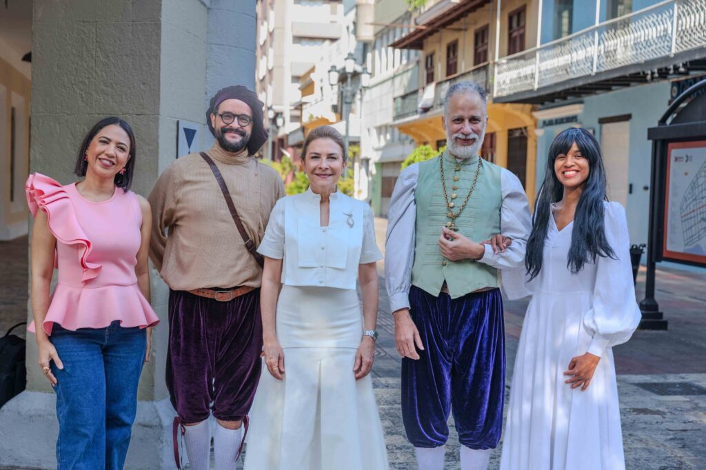El 528 aniversario de la ciudad encuentra a un Santo Domingo más inclusivo, ordenado, seguro, accesible y caminable, con importantes retos propios del desarrollo, afirmó la candidata presidencial Carolina Mejía, al encabezar los actos conmemorativos de la fundación de la Primada de América, donde señaló que durante su gestión las distintas comunidades capitaleñas respiran más alegría, paz y una nueva esperanza.