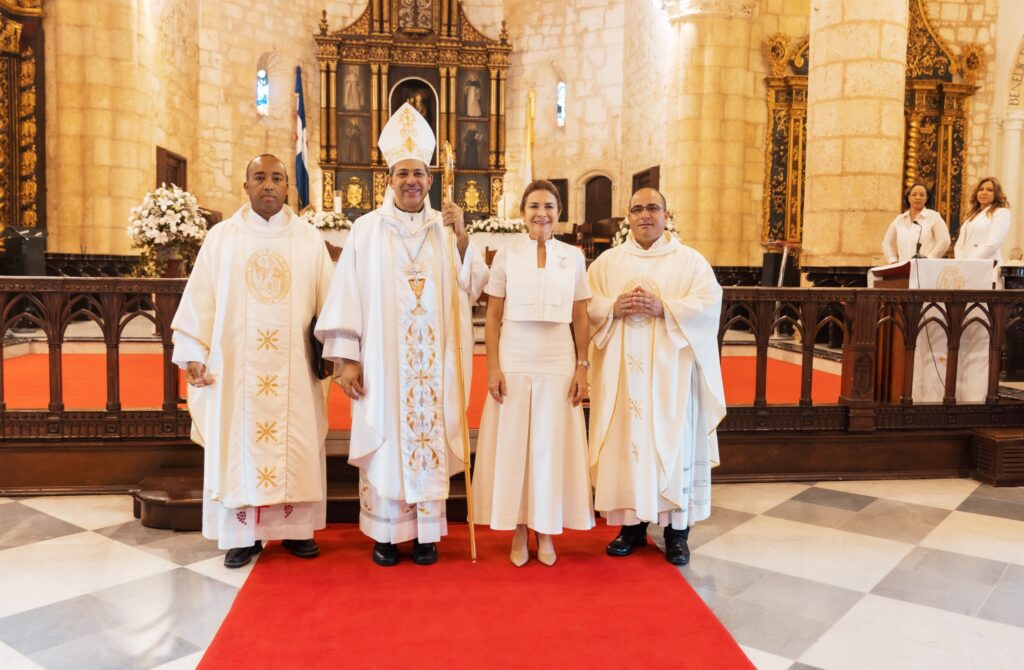 El 528 aniversario de la ciudad encuentra a un Santo Domingo más inclusivo, ordenado, seguro, accesible y caminable, con importantes retos propios del desarrollo, afirmó la candidata presidencial Carolina Mejía, al encabezar los actos conmemorativos de la fundación de la Primada de América, donde señaló que durante su gestión las distintas comunidades capitaleñas respiran más alegría, paz y una nueva esperanza.