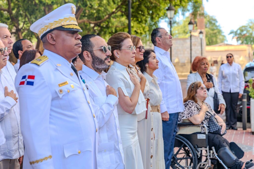 El 528 aniversario de la ciudad encuentra a un Santo Domingo más inclusivo, ordenado, seguro, accesible y caminable, con importantes retos propios del desarrollo, afirmó la candidata presidencial Carolina Mejía, al encabezar los actos conmemorativos de la fundación de la Primada de América, donde señaló que durante su gestión las distintas comunidades capitaleñas respiran más alegría, paz y una nueva esperanza.