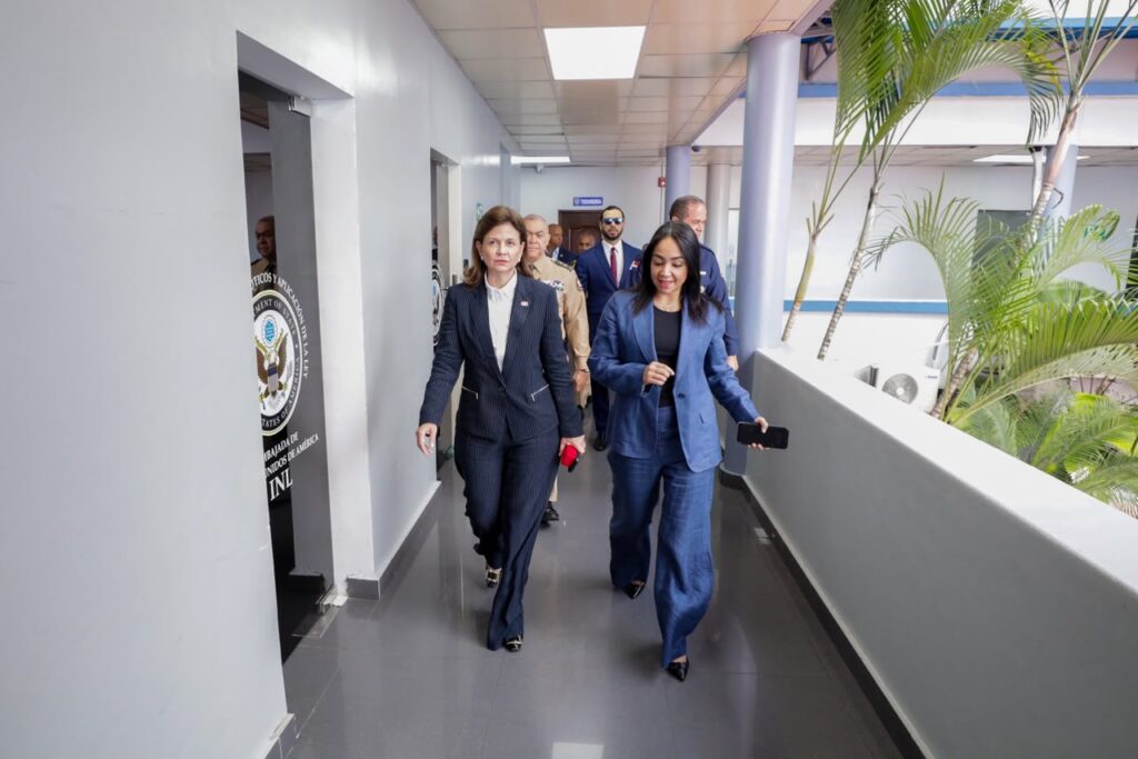 La vicepresidenta de la República, Raquel Peña, encabezó este lunes la reunión de seguimiento al Plan de Seguridad Ciudadana, como parte de las acciones que desarrolla el Gobierno del presidente Luis Abinader para fortalecer la seguridad y preservar la tranquilidad de la población.