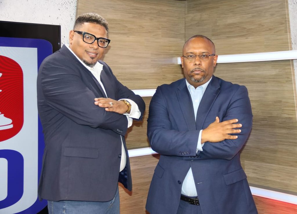 La televisión dominicana suma desde este lunes 31 de agosto una nueva propuesta dedicada al análisis del acontecer político nacional e internacional con el estreno de “Juego Político”, espacio conducido por los periodistas Melvinson Almánzar y Joel Suero.