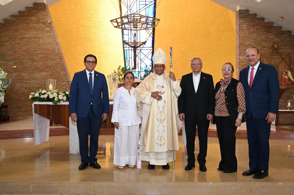 El Banco de Reservas conmemoró su 85 aniversario con una misa de acción de gracias celebrada en la Parroquia Universitaria Nuestra Señora de la Anunciación.
